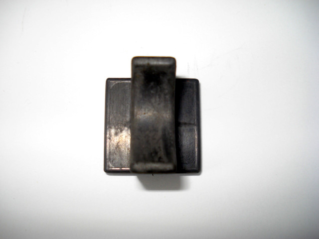 Ophangrubber, lower front 6C, 6D, 8C